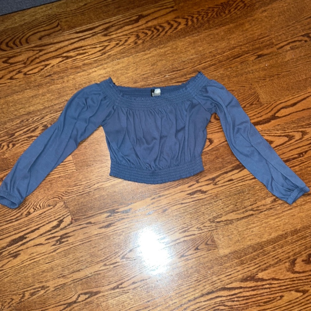 H&M CROP TOP (Super cute, just grown out of it)
